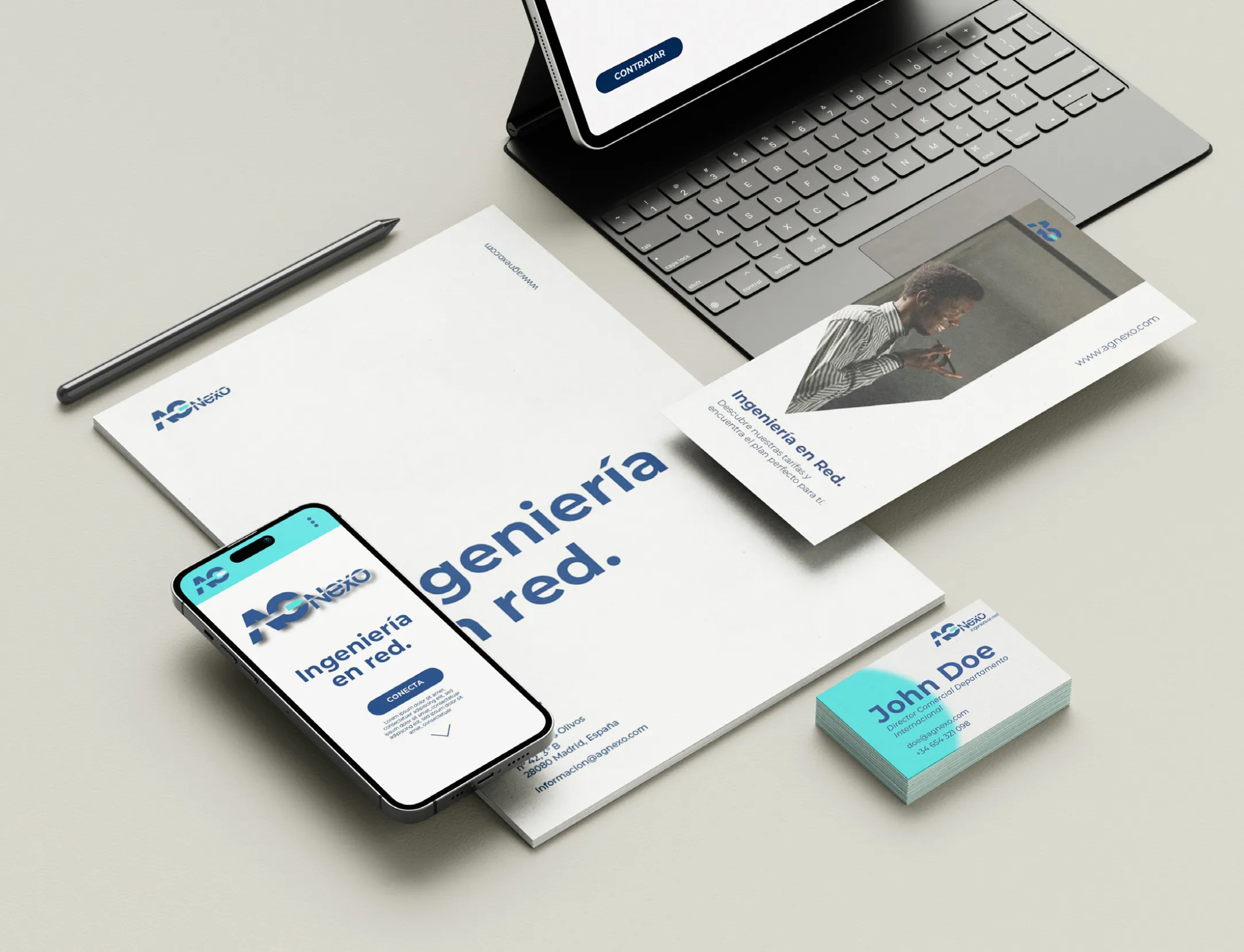 Papelería y aplicaciones digitales de la identidad de AGnexo